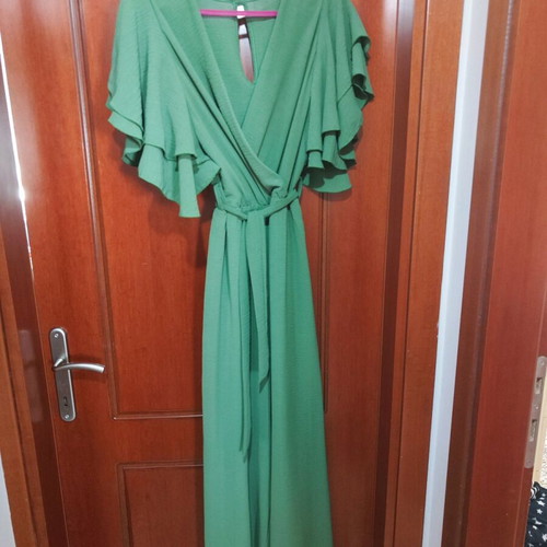 Jumpsuit with ruffle sleeves and belt like new, small-medium