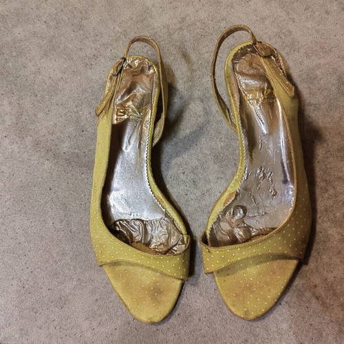 Satin sandals used No 38, low heel, white and yellow