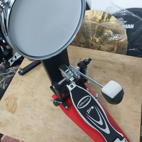 Millenium PD-122 Pro Bass Drum Pedal and MPS-850 Mesh Head Kick Pad with 16" Turkey Crash