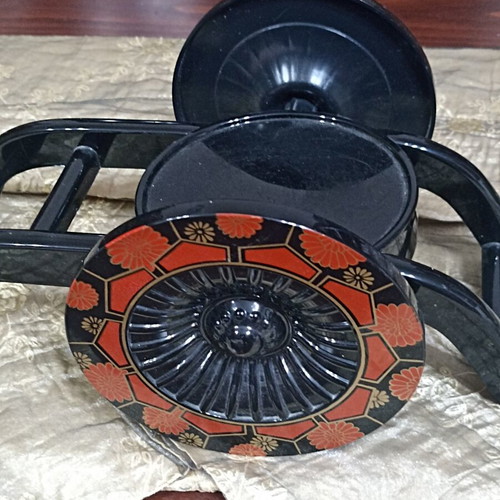 Vintage decorative base chariot style for vase or plant like new