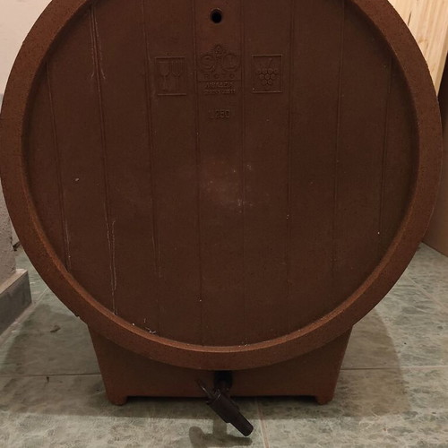Plastic wine barrel 250lit