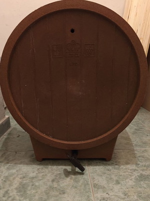 Plastic wine barrel 250lit