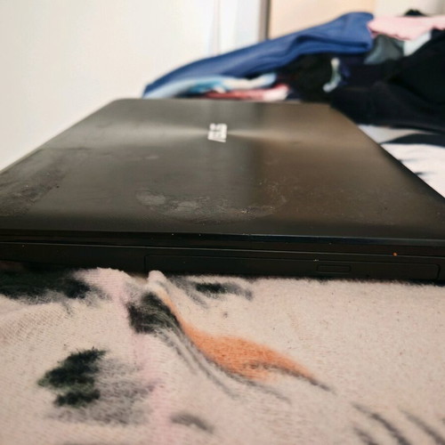 Asus F553m laptop 15.6 inch 4GB RAM 128GB SSD Windows 10