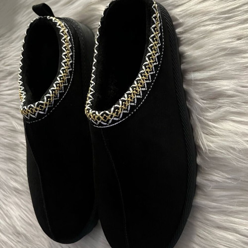 Women's black slippers new, closed design, comfortable