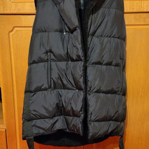 La Haine sleeveless vest like new, size small/medium, black