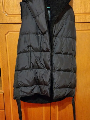 La Haine sleeveless vest like new, size small/medium, black
