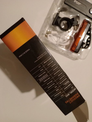 Φακός και πίσω φως ποδηλάτου με ενσωματωμένη επαναφορτιζόμενη μπαταρία και USB C