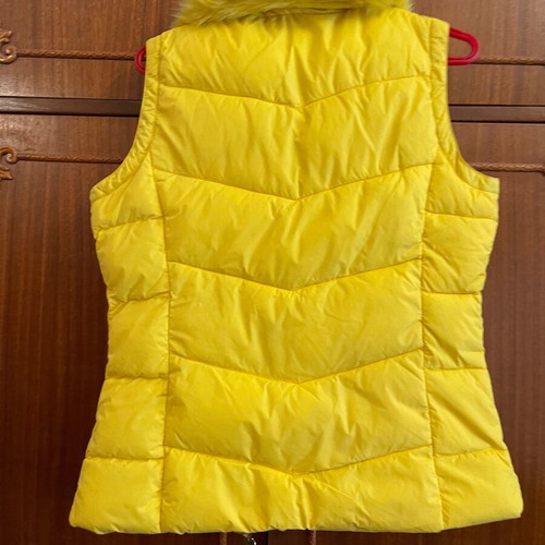 Women's vest size M new