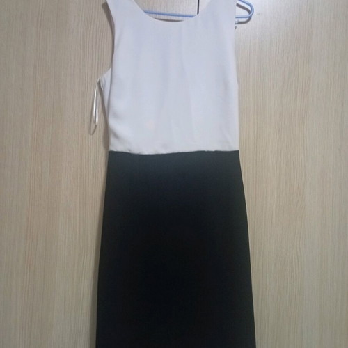 Dress like new with zipper and lace, size M