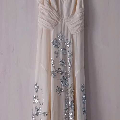 BCBG Maxazria 100% Silk Evening Dress like new, XS/S, with sequins