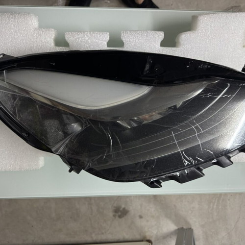 Tesla Model 3 Model Y front right headlight new Part Number 1514963-00-E