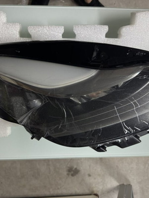 Tesla Model 3 Model Y front right headlight new Part Number 1514963-00-E