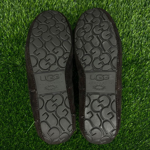 UGG Slip On Moccasin Loafer men's shoes like new, brown, size 43
