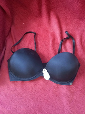 La Senza Black Bra New, Adds 1.5 Cup Size 36C