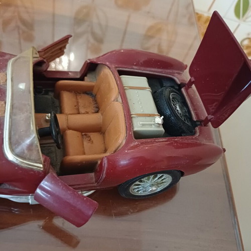 Ferrari 250 Testa Rossa 1958 Die-Cast Model 1:18 New Shell Collezione