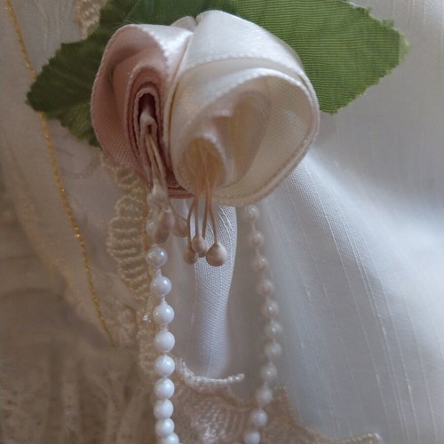 Vintage collectible porcelain doll princess like new