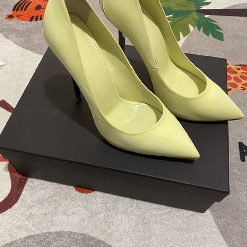 Dukas pumps like new, size 37, yellow with original box
