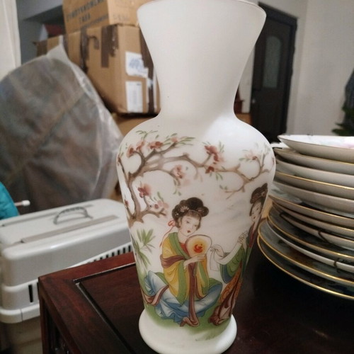 Chinese style vase matte glass like new