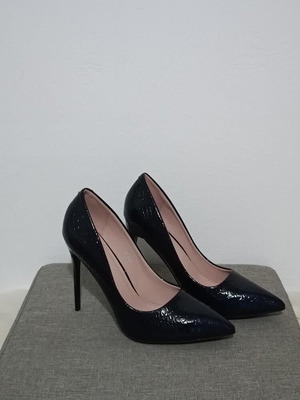 Γόβες Ideal Shoes μαύρο ιριδίζον λουστρίνι καινούργιες μέγεθος 40
