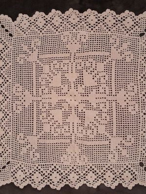 Crochet doily white like new