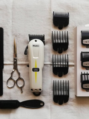 Wahl professional hair clipper like new with accessories