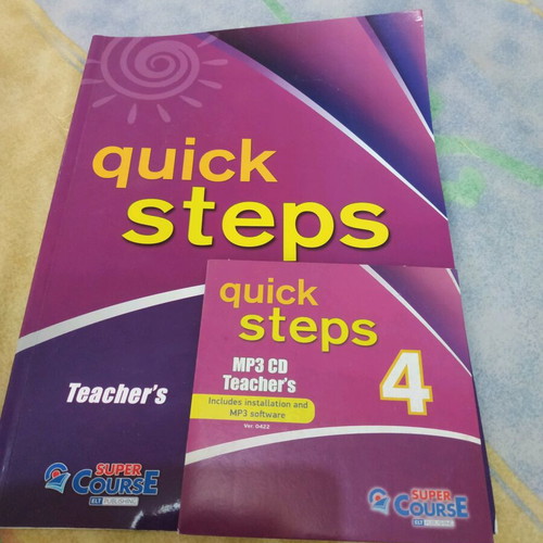 English books like new with CDs B Senior and D Senior