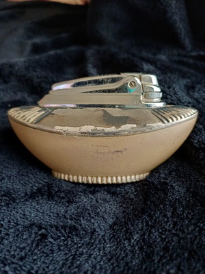 Ronson Varaflame vintage table lighter used, 1960s boat shape
