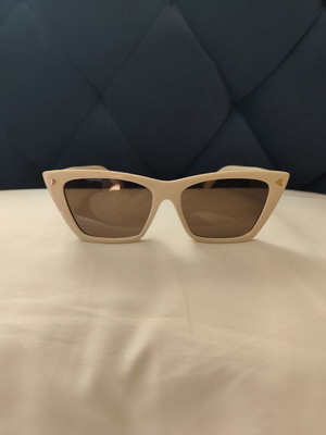Women’s cat-eye sunglasses in beige like new