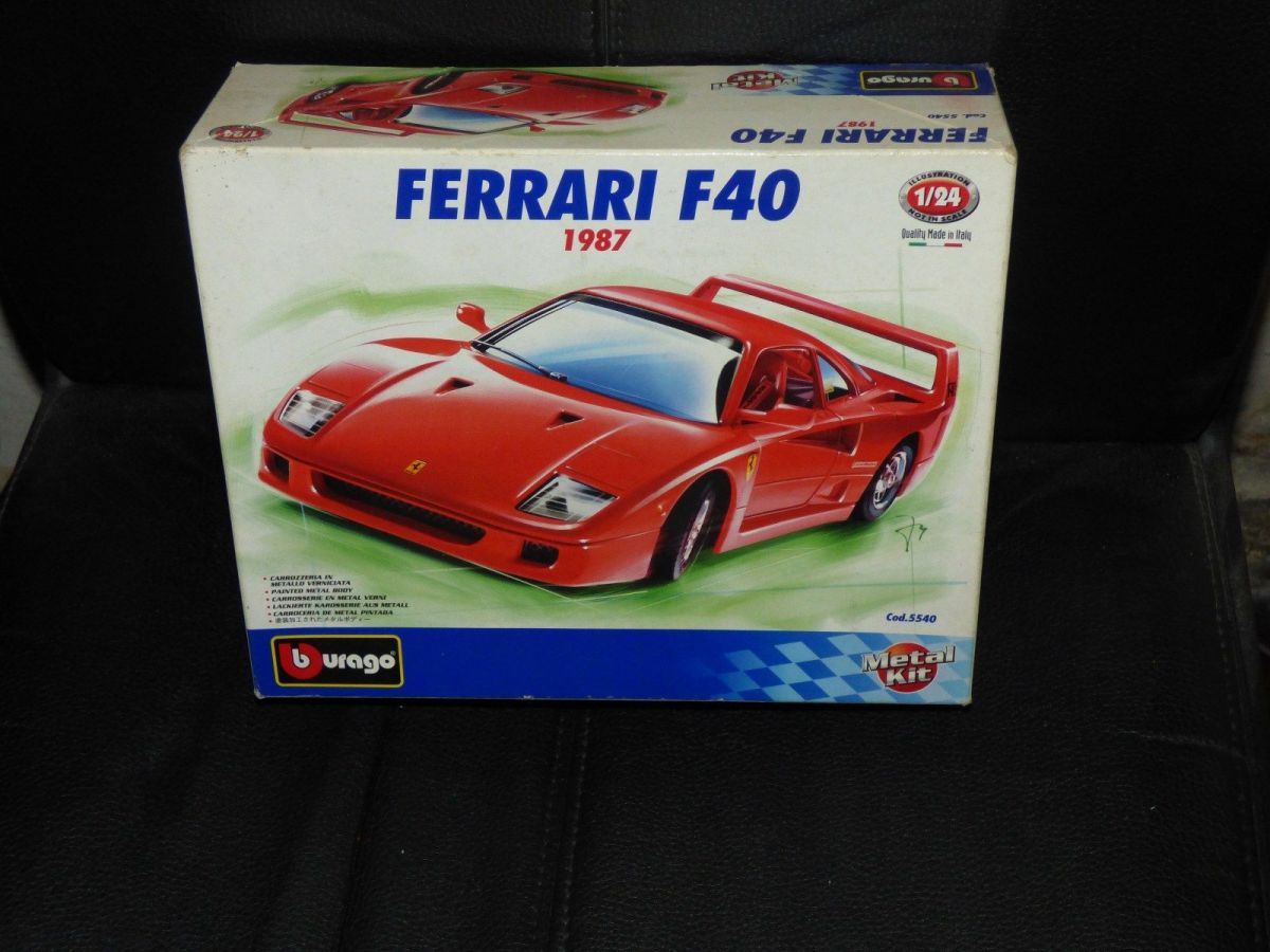 Ferrari F40 1987 Burago metal kit 1/24… - € 35,00 - Vendora.cy