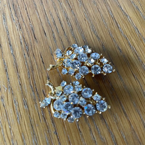 Vintage grape earrings new, white and gold