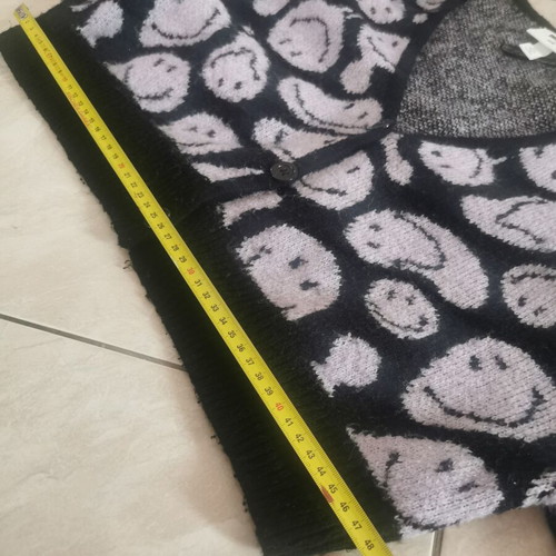 H&M Smiley Cropped Cardigan Size S Used, Black and Purple
