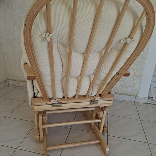 Nursing chair with footrest like new