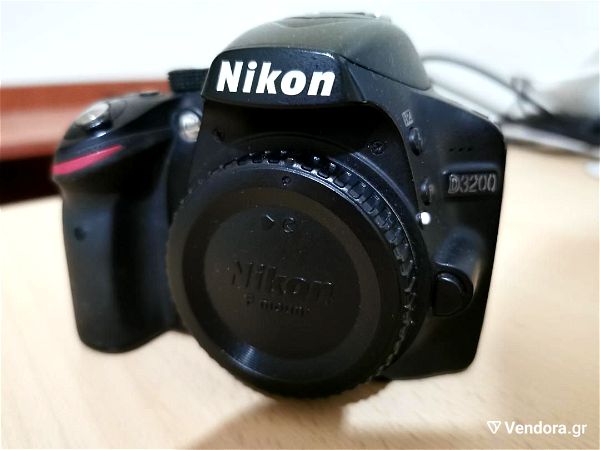 Nikon D3200 (soma mono) se aristi katastasi