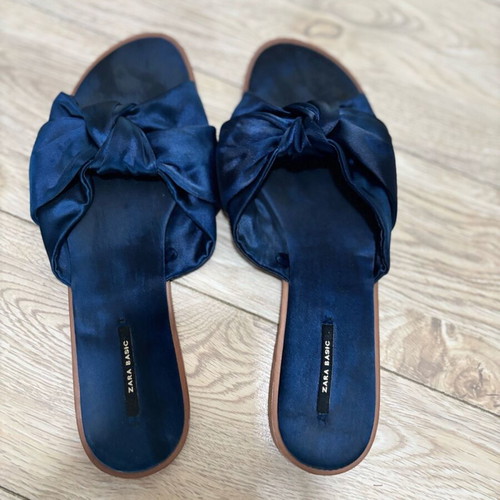 Straight satin sandals with bow Zara like new, size 40, blue