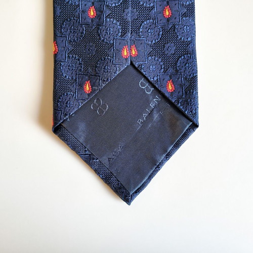 Balenciaga tie 100% silk jacquard with paisley, like new