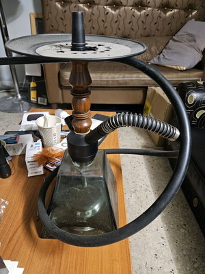 Amy deluxe hookah like new without glass