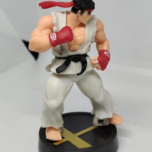 Ryu Street Fighter Amiibo figure Nintendo like new