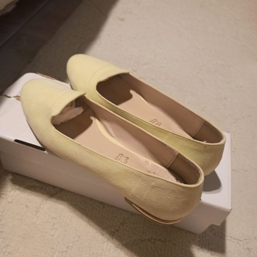 Suede moccasins like new, size 38, yellow