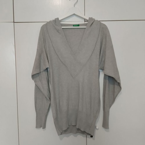 Benetton gray v neck blouse with hood used, size M