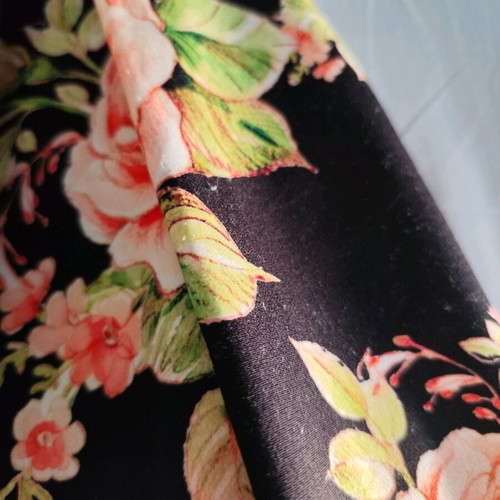 Floral midi skirt used, high-waisted with pockets, size XS