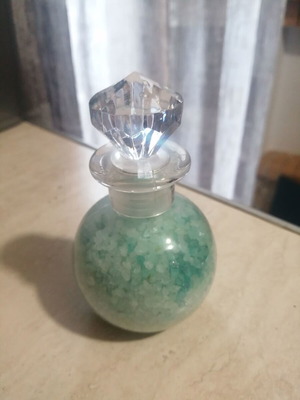 Bath salts baby powder scent in plastic bottle 10 cm 160 grams