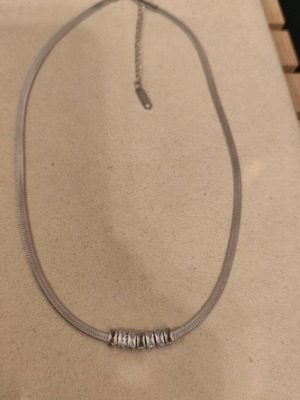 Jewelry set new with necklace and ring, silver with crystals