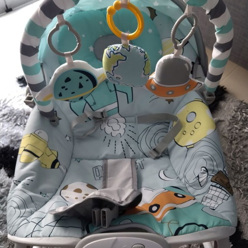 Moni Space Electric Baby Relax Space Tour with Music and Vibration up to 9kg like new