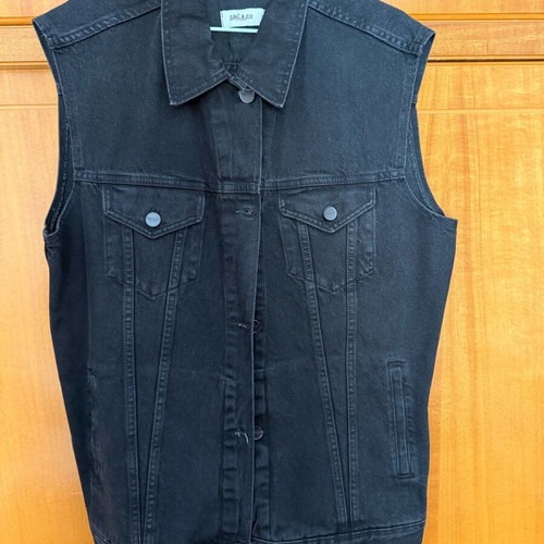 Sac & Co sleeveless denim jacket new, size M-L, black