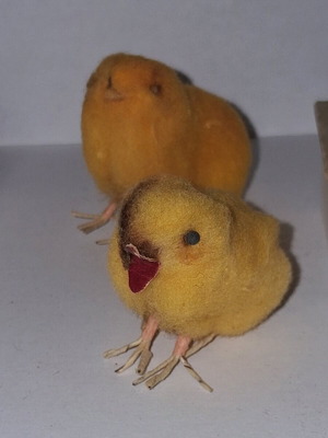 Giorgos Katekos Chicks used, set of 2, 1943 with box and dedication