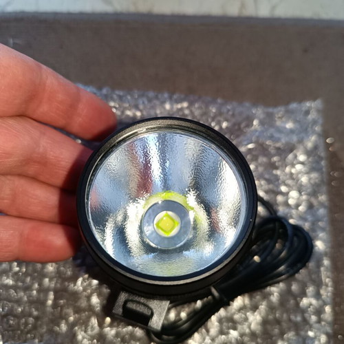 Gree XHP70.2 bicycle light new with battery and charger
