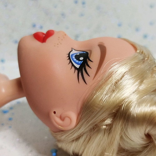 Bratz Study Abroad Cloe 2015 reboot doll used with flaws