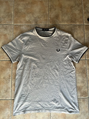 Fred Perry T shirt like new, worn twice only