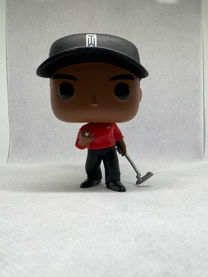 Funko POP! Tiger Woods Red Shirt like new