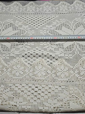 Handmade tablecloth like new, dimensions 85x80 cm